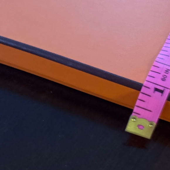 Empty Hermes Orange scarf box with ribbon and tissue - Picture 3 of 5
